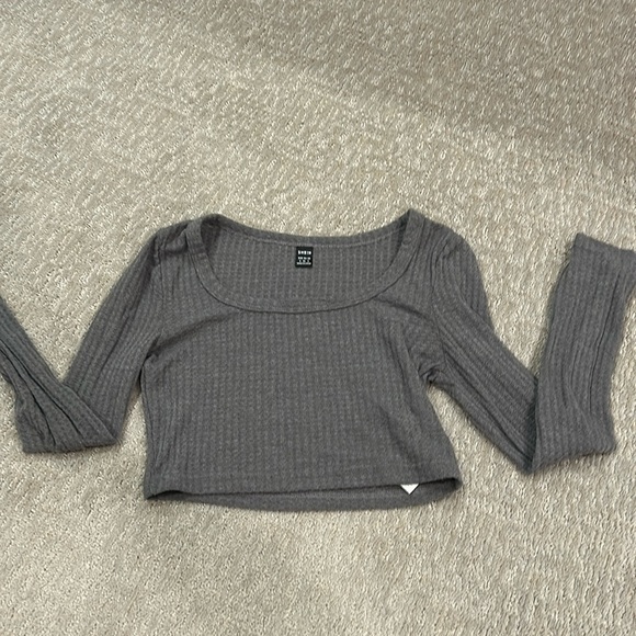 long sleeve crop top - Picture 1 of 2